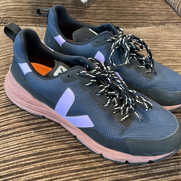 Veja
Dekkan Shoes - Picture 3 of 10